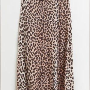 Meet your Posher, Nakia